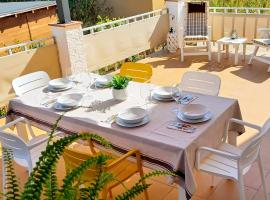 Agradable casa con terraza en S'Agaró, holiday rental in Sant Feliu de Guixols