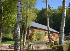 Woodlands Cottage, rental liburan di Treignac