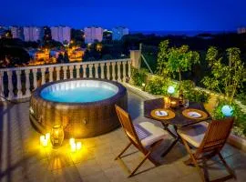 CB Living- Spacious sea view duplex with private jacuzzi