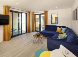 5 Putsborough - Luxury Apartment at Byron Woolacombe, only 4 minute walk to Woolacombe Beach!, khách sạn ở Woolacombe