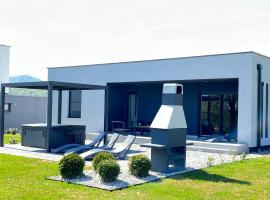 K Relax Place, Varaždinske Toplice, modern home with Sauna, Jacuzzi, WIFI, feriebolig i Varaždinske Toplice