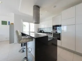 Porto de Mós 72 by Destination Algarve