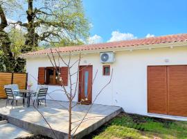 Lefkada house with private yard parking 2, αγροικία στο Νυδρί