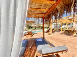 Villa Evaggelia Sidari with private pool by DadoVillas, hotel en Sidari