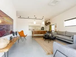 Localz - Bazel Central Apartment With Balcony
