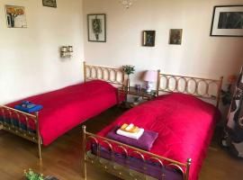 *Crystal Room: For you,friends, family or darling*, hotel v destinaci Evilard