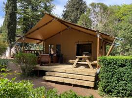 Le Lodge Safari !! Idéal famille., luxury tent in Draguignan