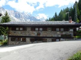Il Refuge CIR 119, hotel din apropiere 
 de Mont Blanc, Courmayeur