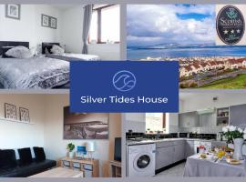 Silver Tides House、グリーノックの駐車場付きホテル