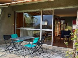 Terrasse, jardin,, Appartement 80m², vue montagne, wifi, bureau, ξενοδοχείο σε Bagnères-de-Bigorre