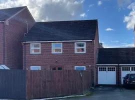 Spacious, Quiet, Sleeps 12, 3 bathrooms, Parking, KIA 1