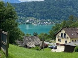WALDHAUS HIRSCH Bungalow only for you self check in, villa in Pörtschach am Wörthersee