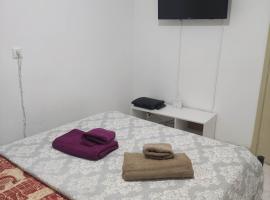 SMALL AND COMFORTABLE APARTMENT VATHI SAMOS, goedkoop hotel in Vathý