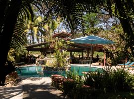 Rio Lindo Hotel, hotel v destinaci Dominical