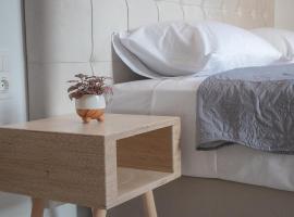 ATHANASIA APARTMENTS, hotel v destinaci Skiathos