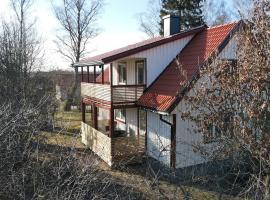 Lantlig villa i Ljungbyhed, hótel í Ljungbyhed