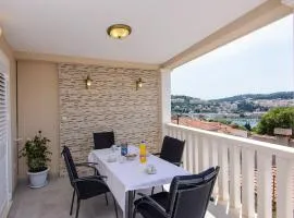 Apartment Violeta 1 with private terrace