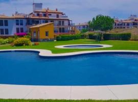 APARTAMENTO MANUELA RESIDENCIAL **VISTA ESURI**, готель біля визначного місця Quinta do Vale Golf Course, у місті Аямонте