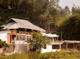 Le Chalet Homestay, hotell i Bắc Hà