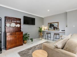 Quiet & Comfy, holiday home in Hamilton Hill