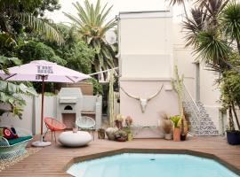 THE BIG - Luxury Backpackers