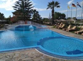 Hellens Village, hotel in Almiros Beach