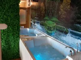 JACUZZI for RELAX - HOLLYWOOD NEOM Apartment, STUP, Sarajevo