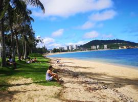 Moana Beach Apartment, hotell i nærheten av Baie des Citrons i Noumea