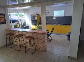 location Maison Basse-Terre GUADELOUPE, alojamento com cozinha em Basse-Terre