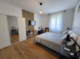 Central rooms, beach hotel in Šibenik