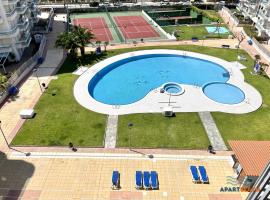 APARTBEACH LARIMAR MUY LUMINOSO y CLIMATIZADO: Salou'da bir golf oteli