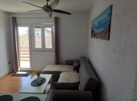 Apartment Bougainvillea, pension in Trogir