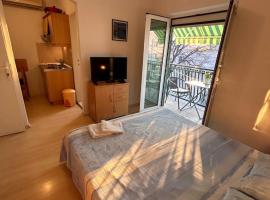 Apartment Alfirev Vodice, מלון בוודיצה
