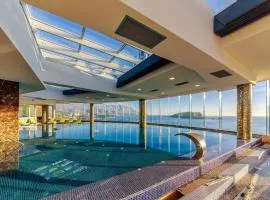 Apartment in the luxury hotel near beach