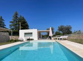 Trulli di Pone by Villa Experiences Puglia, viešbutis mieste Cozzana