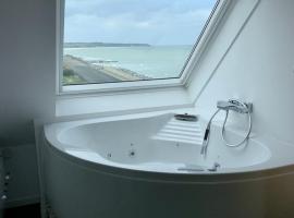 DUPLEX AVEC JACUZZI vue imprenable sur la baie de Wissant, hospedaje de playa en Wissant