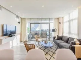 Modern 3-BR near Beach Club by HolyGuest