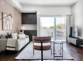 North Hollywood 2BR w Gym Pool nr TJ LAX-880
