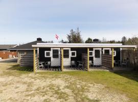 히르트스할스에 위치한 호텔 Tornby Strand Camping Rooms