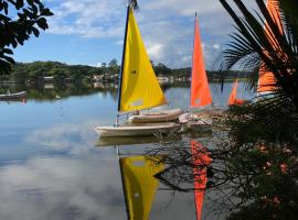 Lakehouse 24hs Hostel Lagoa Conceicāo, hotel v destinaci Florianópolis