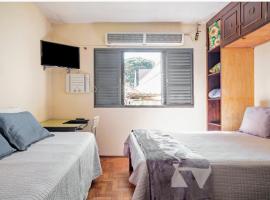 Suite com ar – hotel z parkingiem w mieście Jaú