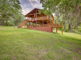 Waterfront Huntsville Home with Private Dock and Spa, hotel with parking in Riverside