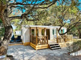 3 bedroom Chalets Camping Leï Suves - JoyCasa, campsite in Roquebrune-sur-Argens