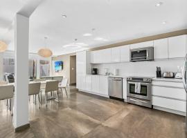 Upscale Modern Villa Private w Terrace in Bahia Mar Beachfront Resort, Heated Pool!, hotel in South Padre Island