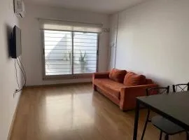 Departamento para 4 personas, con cochera, a metros del centro de la ciudad