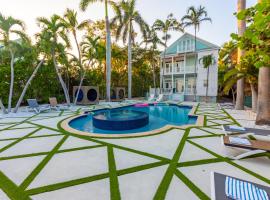 Beachfront Villa at Islamorada BY THE GLAMHOMES, sewaan penginapan di Islamorada