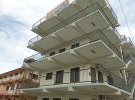 SHARMAS HOLIDAY APARTMENTS, hotel with parking in Nadi