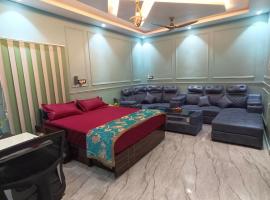 Asha Home Stay Near Lucknow Airport, частна квартира в Лакнау