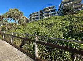 Monterey Lodge - Unit 18, 27 Warne Terrace, Kings Beach Caloundra