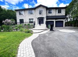 Villa Delrose Waterfront, cottage in Montreal